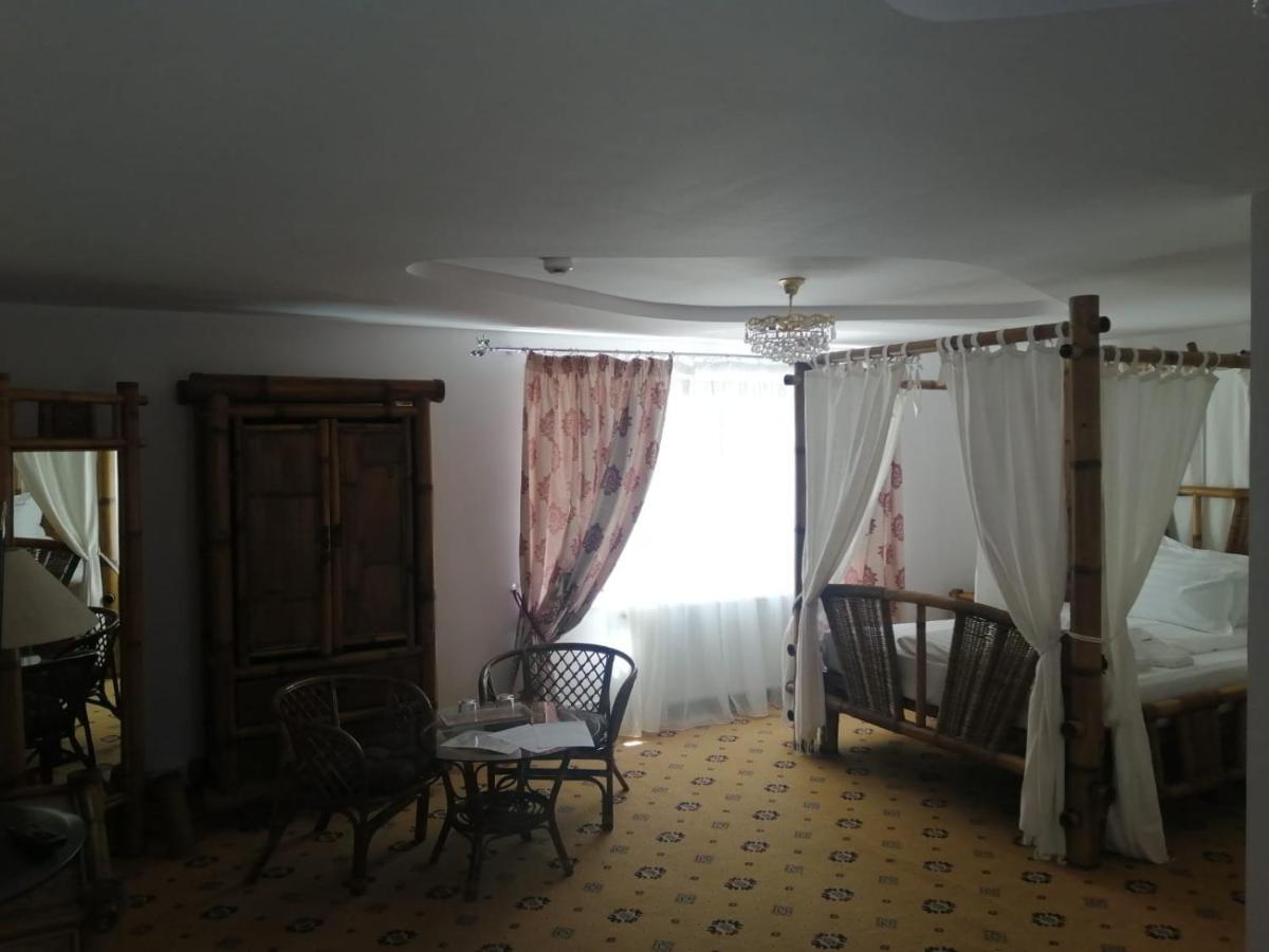 Pensiunea Rosenau Rîşnov Εξωτερικό φωτογραφία