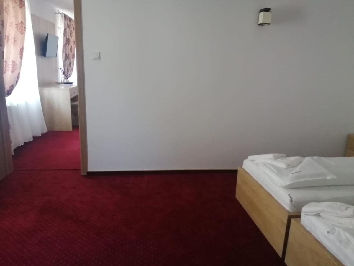 Pensiunea Rosenau Rîşnov Εξωτερικό φωτογραφία